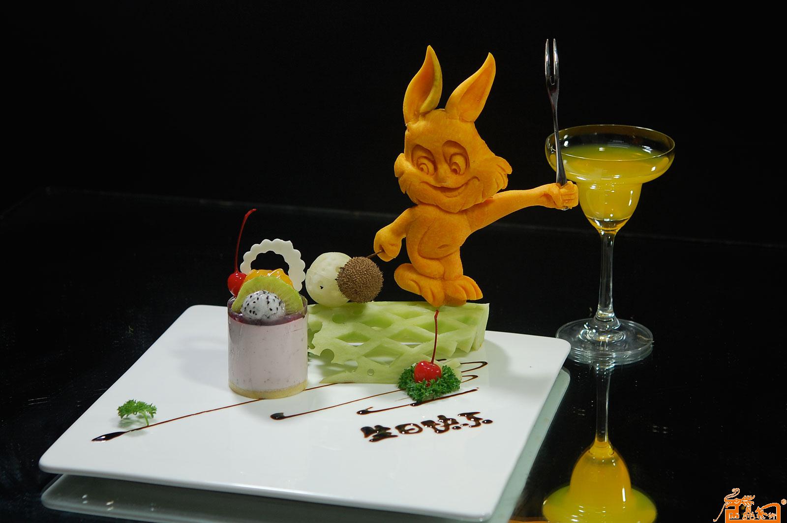 食品雕刻器皿作品- 生日兔